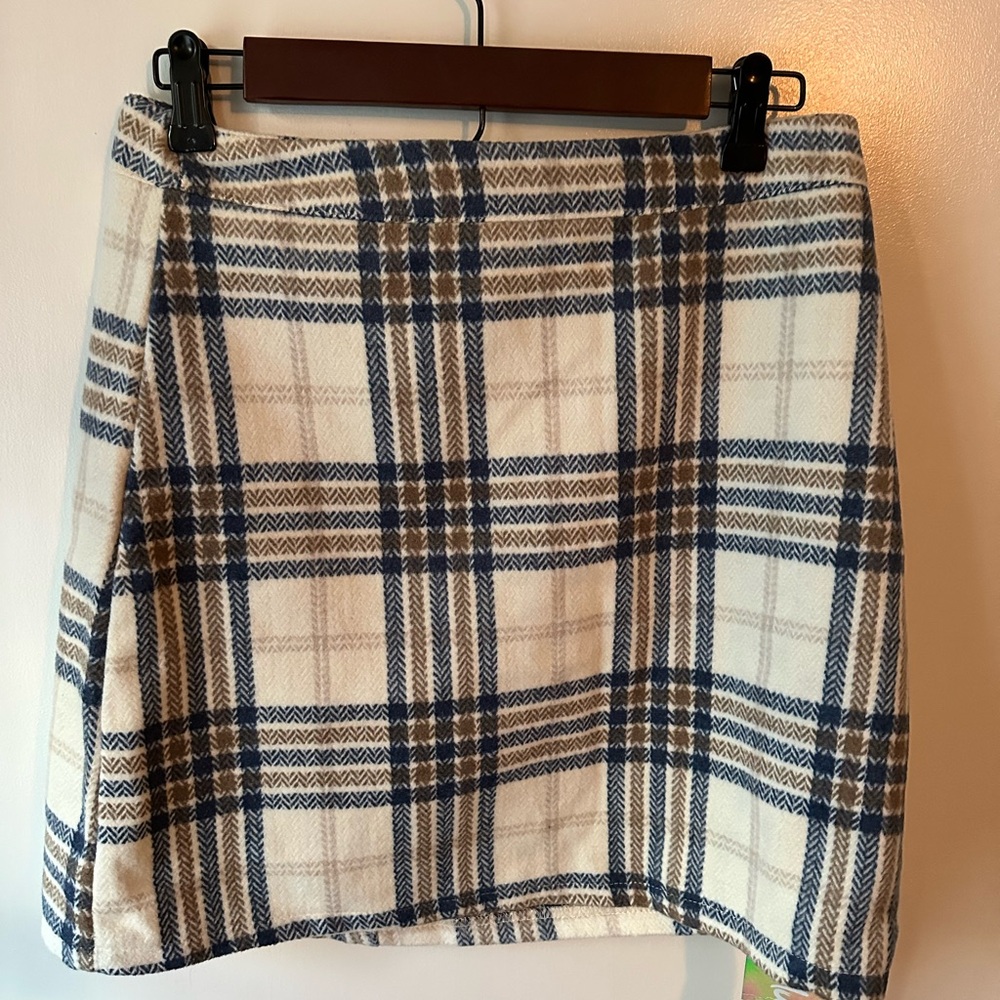 ROMWE Plaid Mini Skirt in Cream and Navy